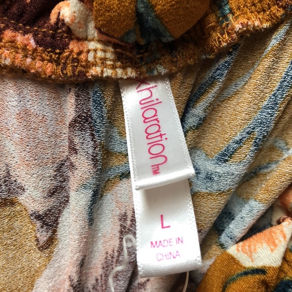 Romper with Pockets - Picture 2 of 3